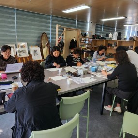 어반스케치 수업 중